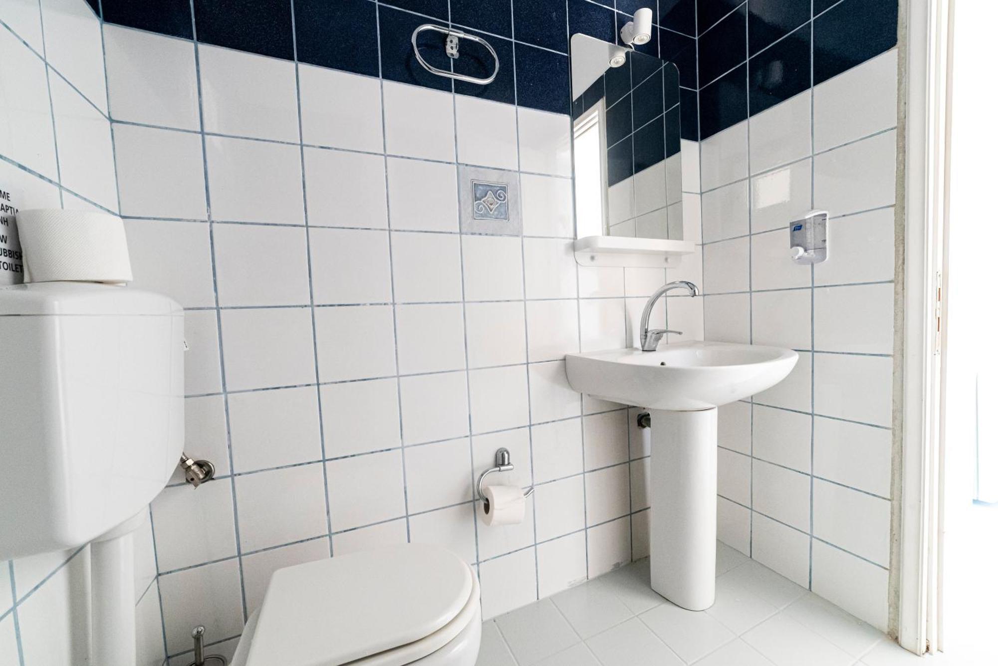 Be Kythnos Hotel Mérichas Екстериор снимка