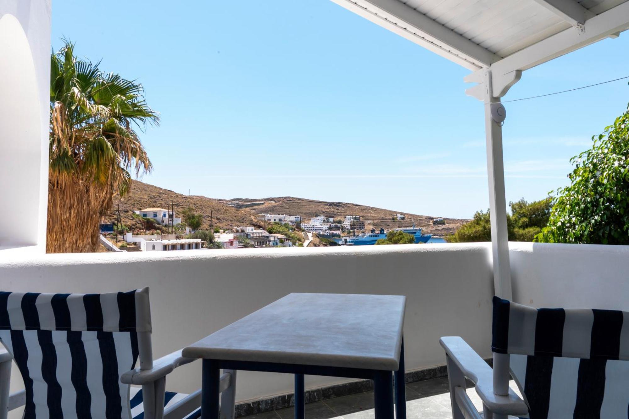 Be Kythnos Hotel Mérichas Екстериор снимка