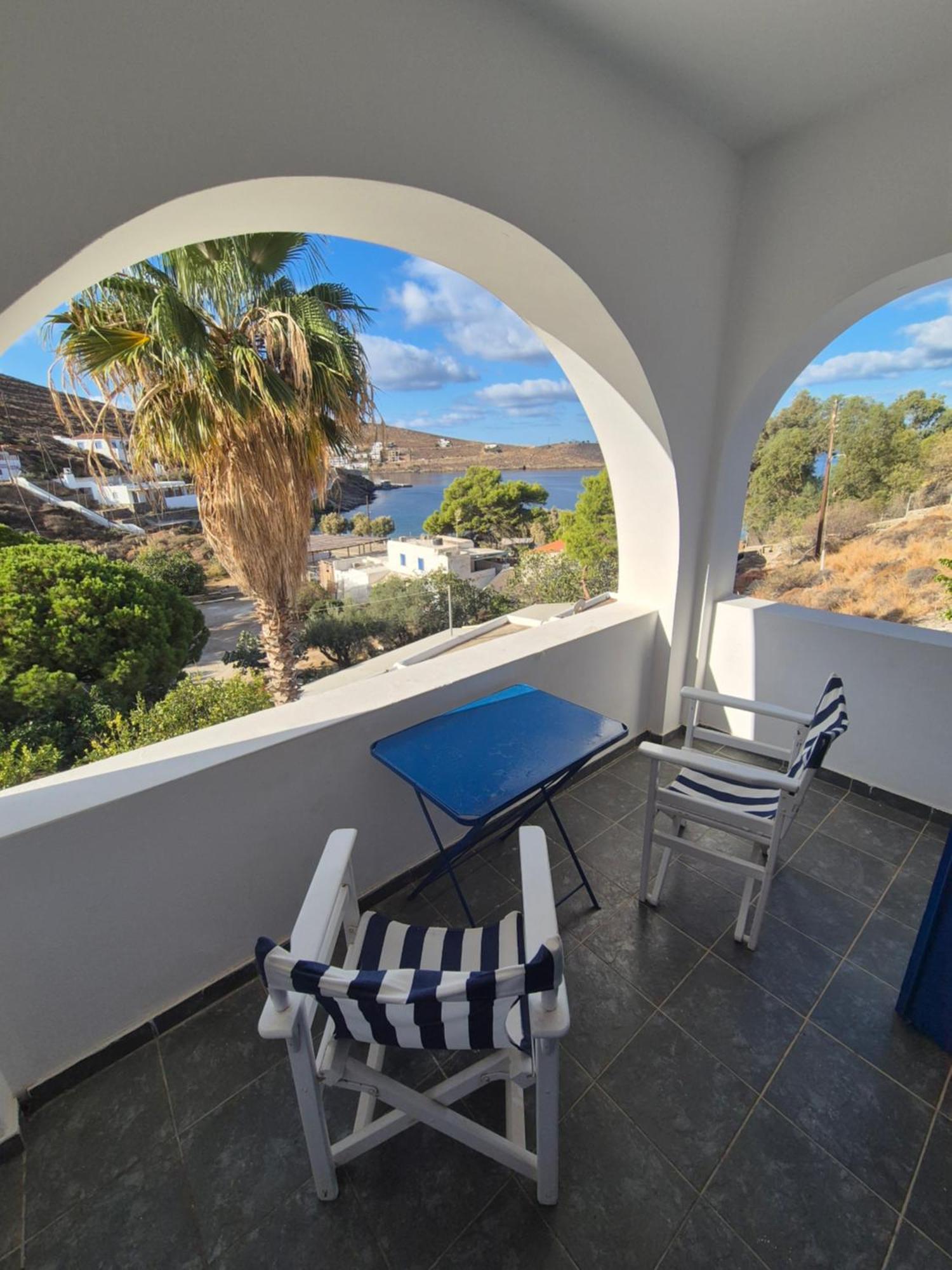 Be Kythnos Hotel Mérichas Екстериор снимка