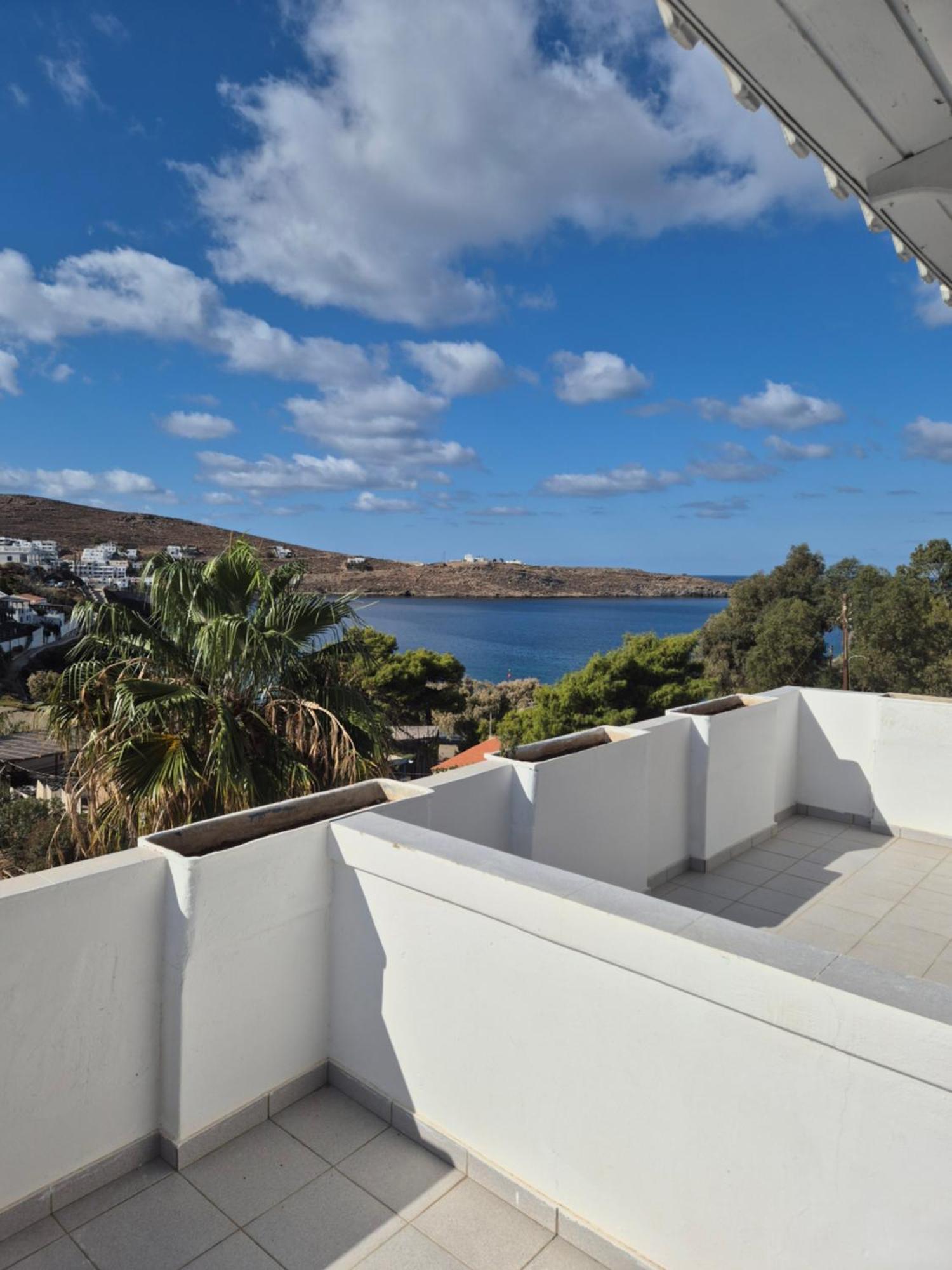 Be Kythnos Hotel Mérichas Екстериор снимка